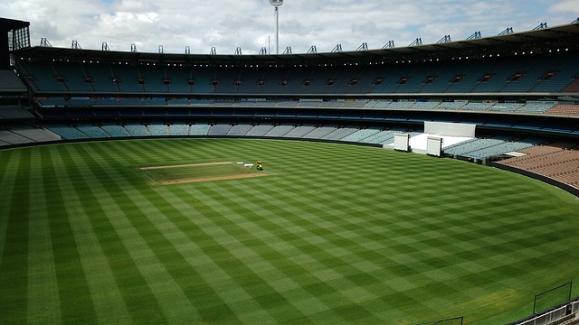 月球一直是 月球一直是